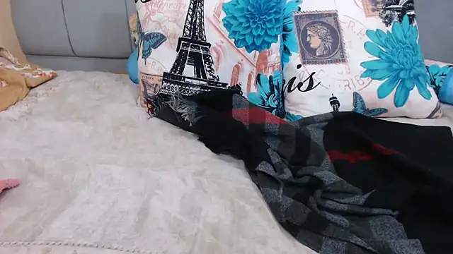 ChocolateClit's cam snapshot