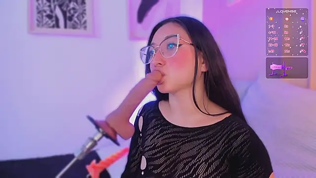 lucy_neil's cam snapshot