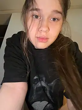 HornyGirlH live sex cam