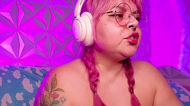 Satyn_doll live sex cam