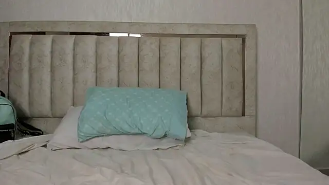 SeleneSantana live sex cam