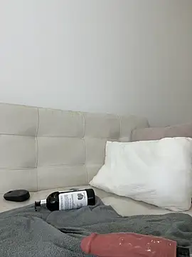 Miafisher_'s cam snapshot