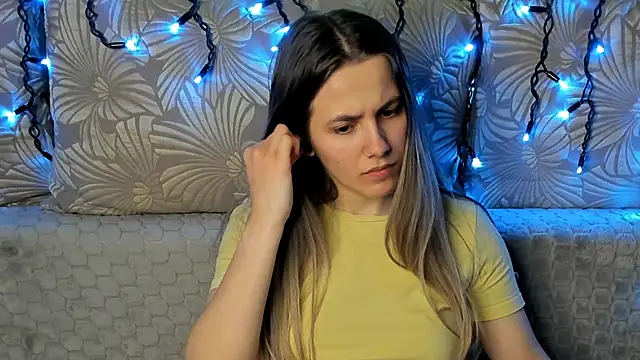 MaggieCake's cam snapshot