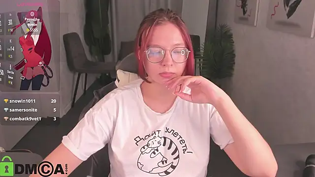 Nuura_Moore's cam snapshot