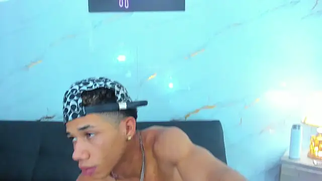 Little_nicoll live sex cam