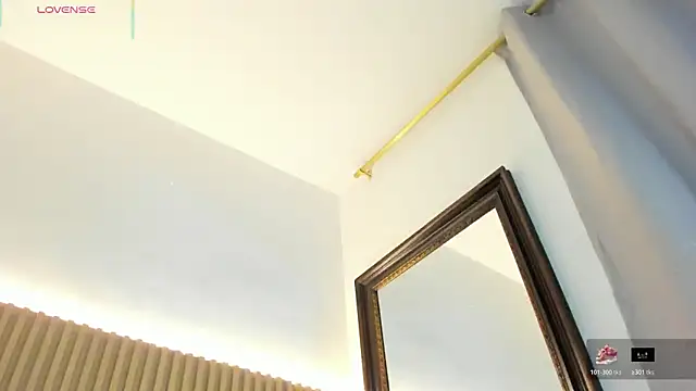 Annie_paradise17's cam snapshot