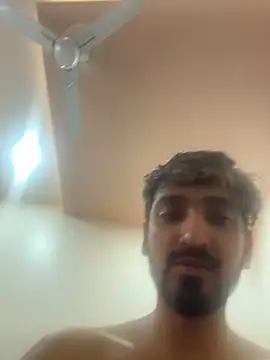 hornyguy271192 live sex cam