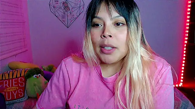 EllieMoonX live sex cam