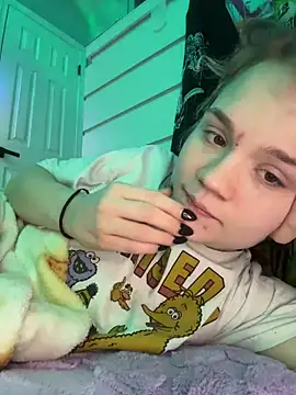 Cutiepiespanks's cam snapshot