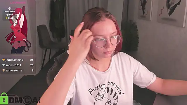 Nuura_Moore's cam snapshot