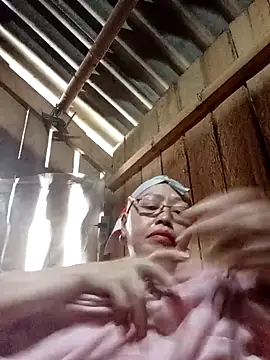 Agnes-baby's cam snapshot