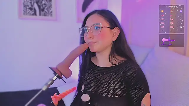 lucy_neil's cam snapshot