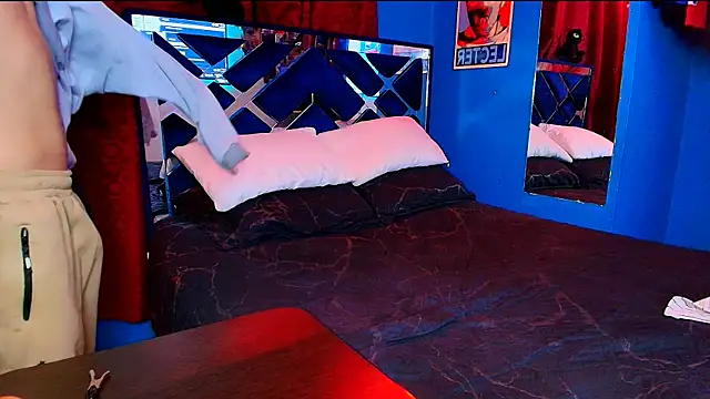 Luke_Howland live sex cam