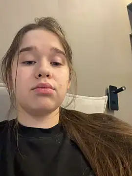 HornyGirlH live sex cam