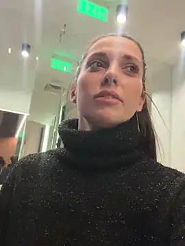 EllyLynn's cam snapshot