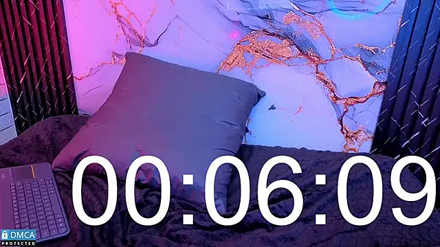 MaeveKuro live sex cam