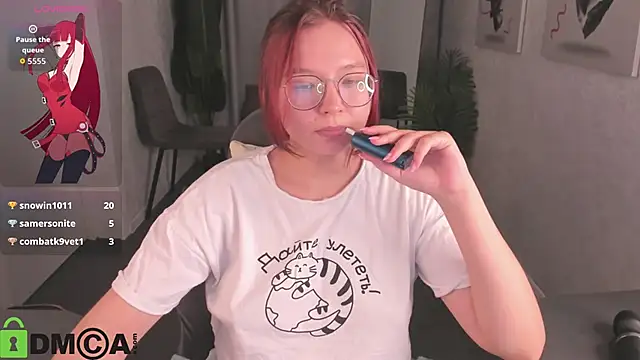 Nuura_Moore's cam snapshot