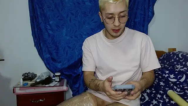 NoahCam1's cam snapshot