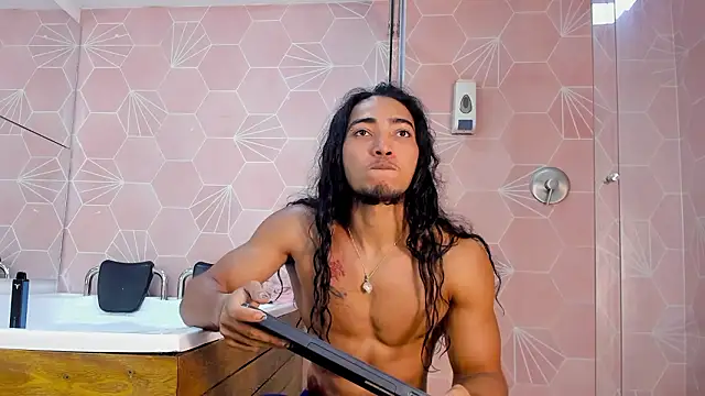 Maximo_Zahir live sex cam