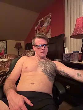 DILFiGuess1 live sex cam