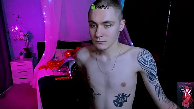 thomas_crow_'s cam snapshot