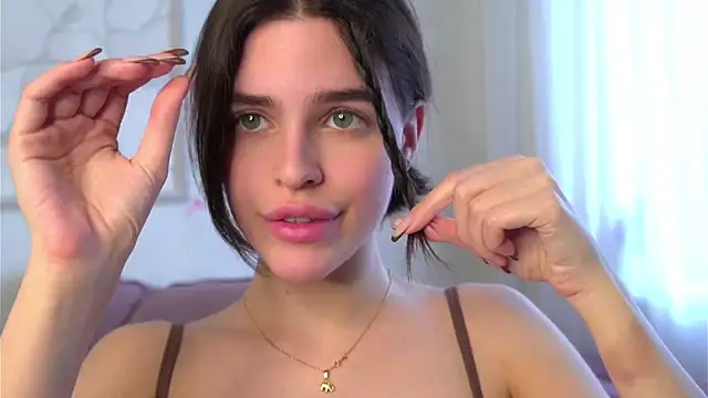 EleneButton's cam snapshot