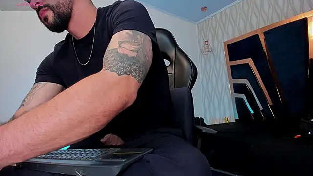 Petesevans live sex cam