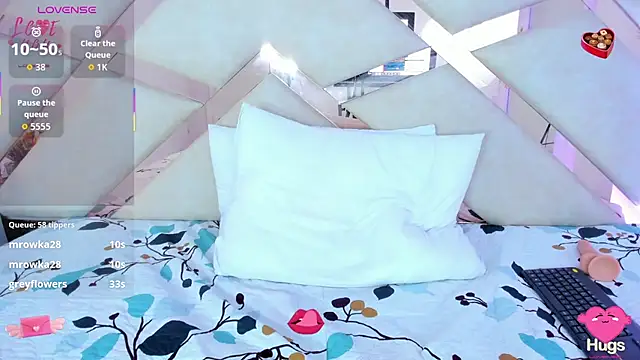 sophie_pariss's cam snapshot