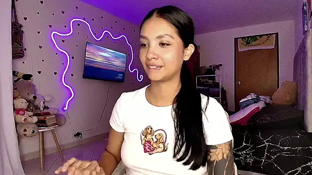 mia_yireth's cam snapshot