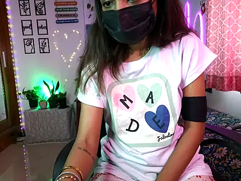 Saloni9's cam snapshot