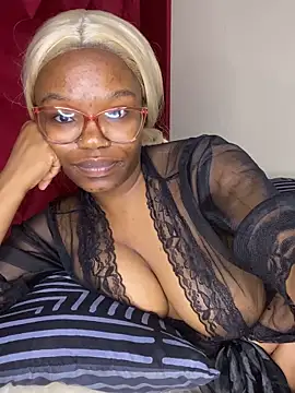 YummyMelanin117's cam snapshot