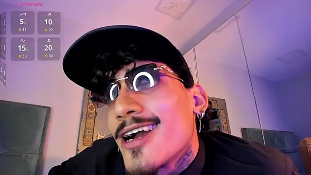 Mr_Strike live sex cam