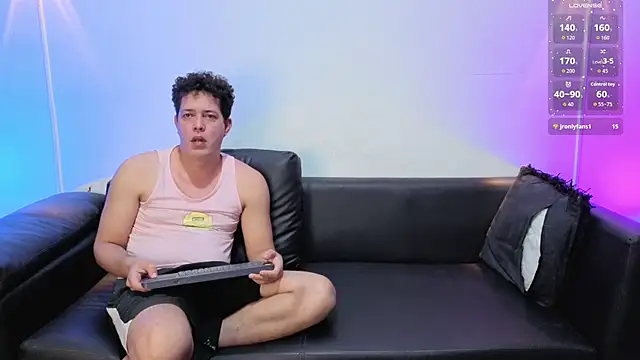 Revenge-Couple live sex cam