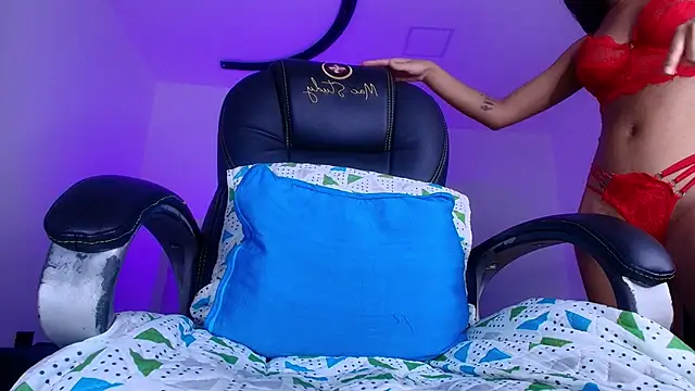 naomi_kyse's cam snapshot