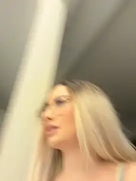 mollyxxx live sex cam