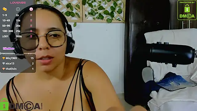 isa_loves_cum's cam snapshot