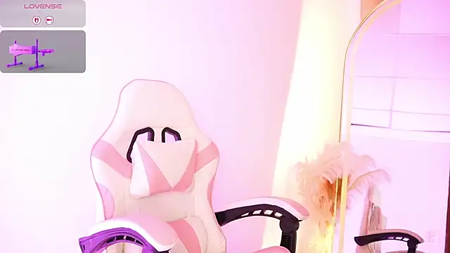 Nikita_luan's cam snapshot