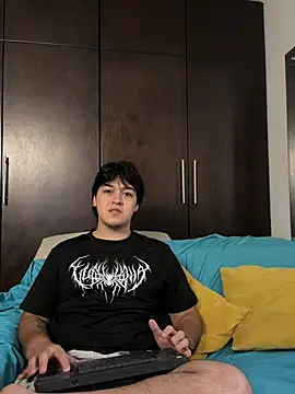 EmilyAndAndrew's cam snapshot