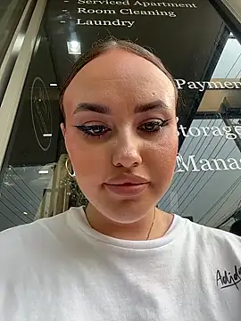 KiraSunshine live sex cam