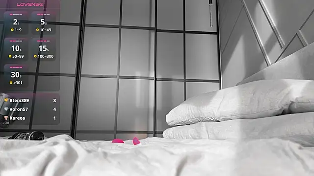 MiraJuicyJune's cam snapshot