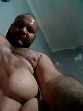 Guanatos13 live sex cam