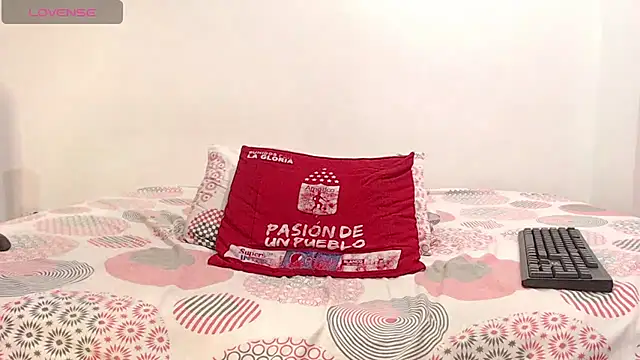 Aroon_Stonne live sex cam