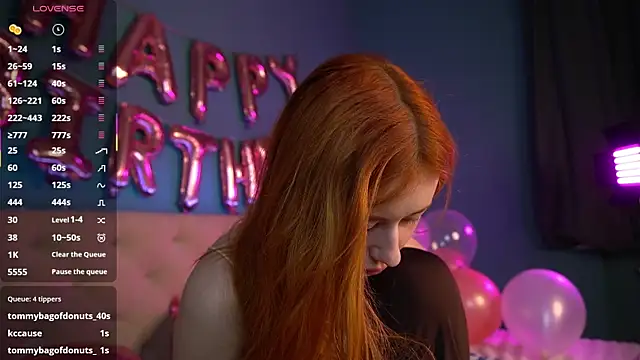 Lisafoxy_'s cam snapshot