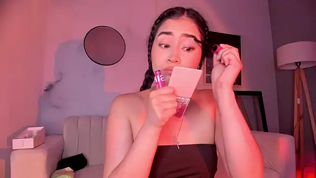 lara_madisson's cam snapshot