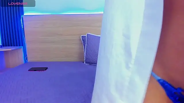 Samantha_luv_'s cam snapshot