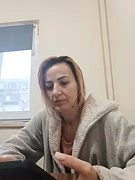 Aly-john1985's cam snapshot