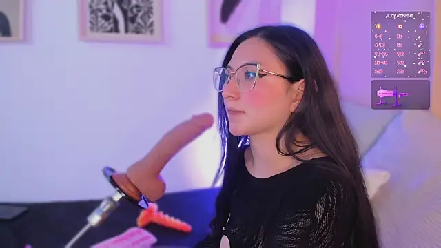 lucy_neil's cam snapshot