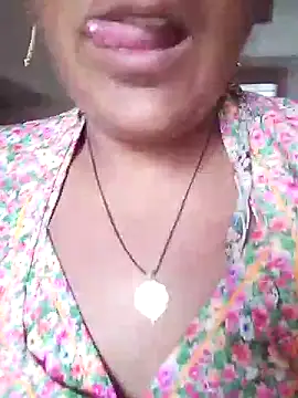 aunty_sumy live sex cam