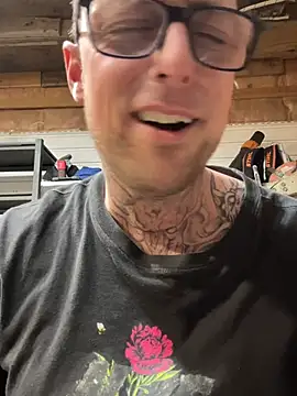 WIDBIGWHITECOCK's cam snapshot