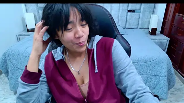 laureentt_'s cam snapshot